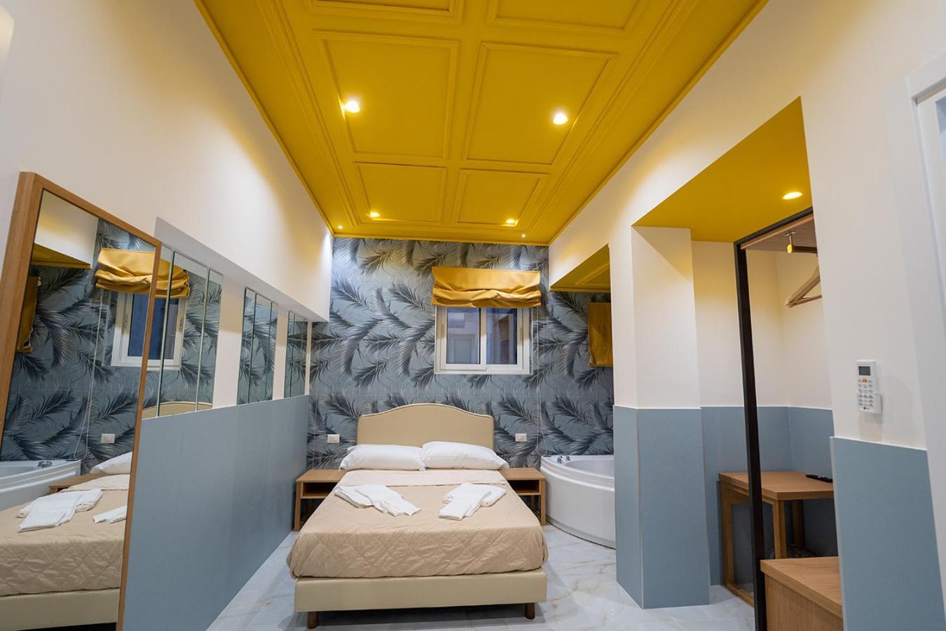 ホテル Hr Boutique Porto, Napoli Centro, By Clapa Group エクステリア 写真